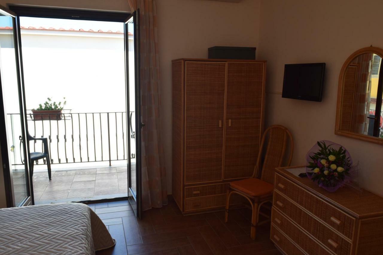 Bed and Breakfast Bed &Breakfast Pinetamare Кастель Вольтурно Экстерьер фото